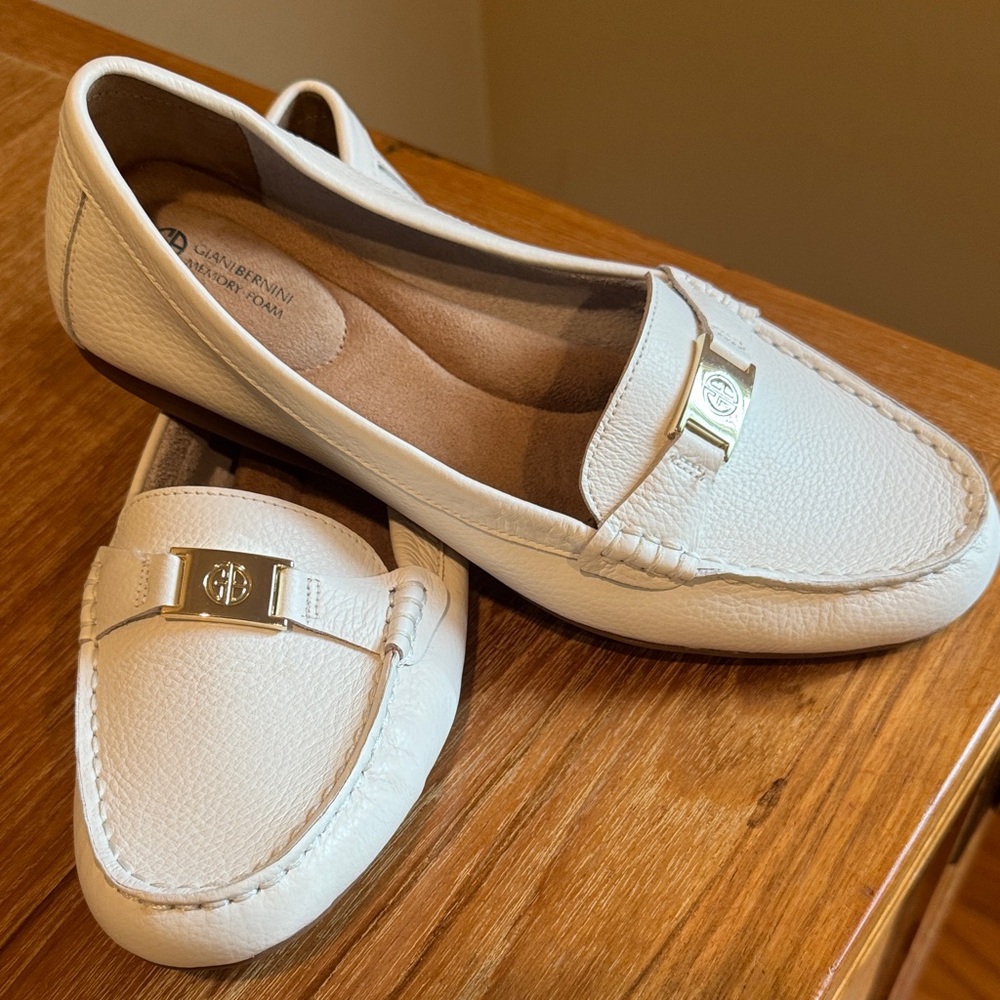 Giani Bernini Cream Leather Loafers